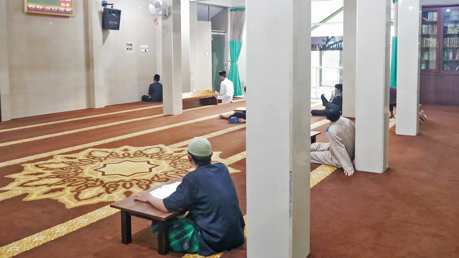 YAYASAN PESANTREN ISLAM DAARUSSUNNAH