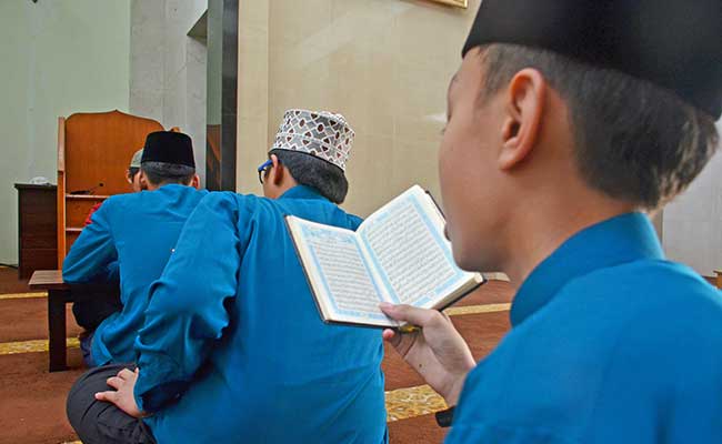 Tentang SMP & SMA TAHFIZH AL-QUR'AN EXCELLENT